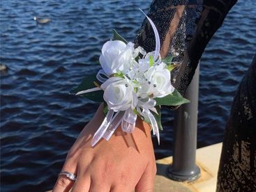 corsage bracelet